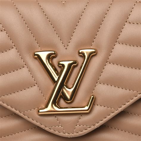 LOUIS VUITTON Calfskin New Wave Chain MM 